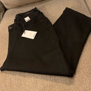 Judy Blue Denim Capri…NEW WITH TAGS